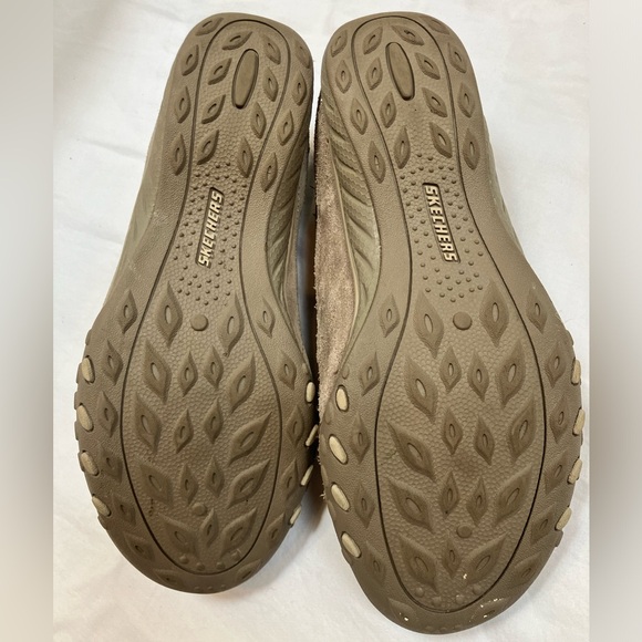 Skechers Breathe-Easy Walking Shoe, 7.5 - Picture 8 of 8